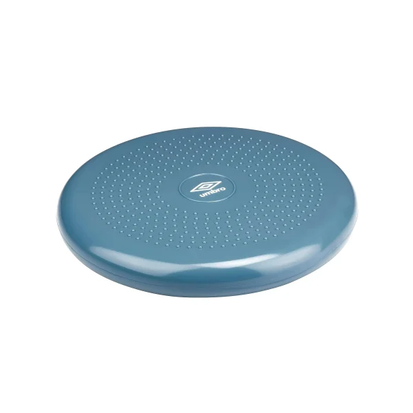 A kék színű Umbro egyensúlypárna fehér háttérrel