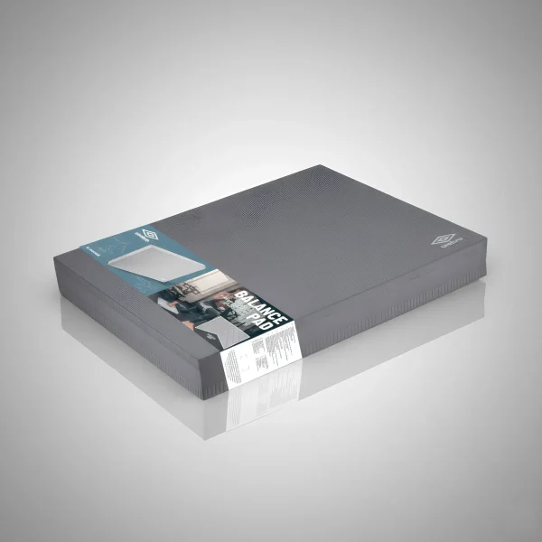 Az Umbro egyensúlypárna fektetett, vízszintes pozícióban, alján tükröződéssel