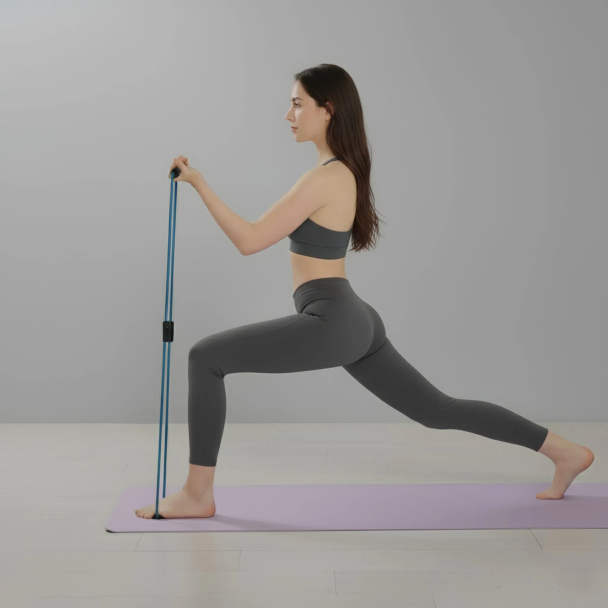 Erősítő gyakorlat bemutatása az expander kötél segítségével