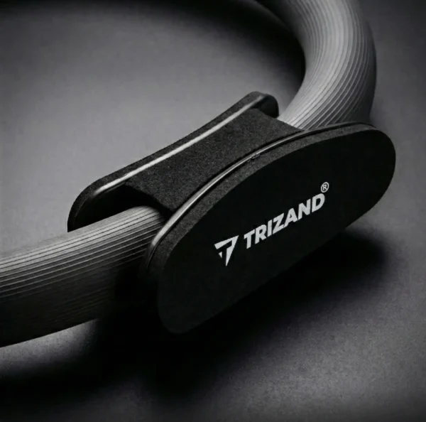 A pilates karika fogantyúja Trizand logóval ellátva