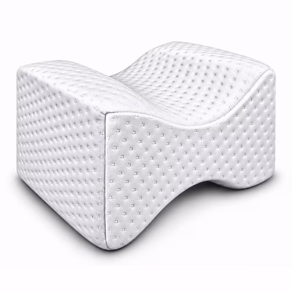 Közeli stúdiófotó az ergonomikus kialakítású Isomedix memóriahabos lábpárnáról